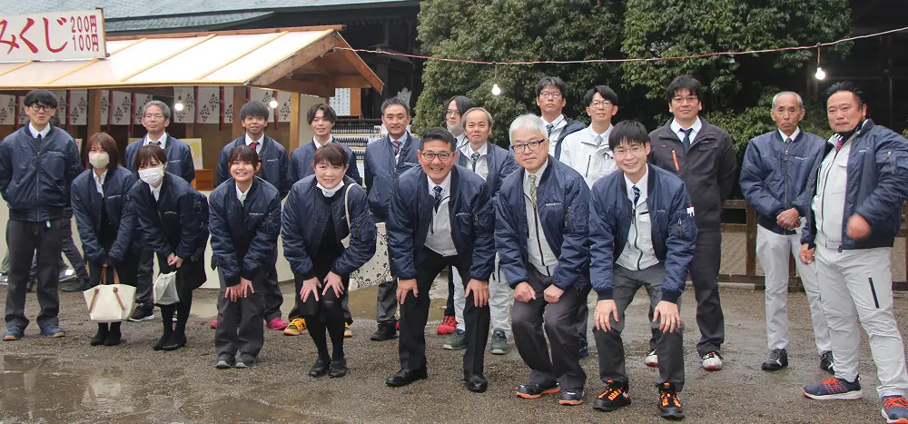 旭空調設備メンテナンスで働く社員の人々